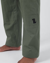 Cargar imagen en el visor de la galería, Kimono BJJ (Gi) Kingz The One- Verde Militar- Edición limitada