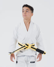 Cargar imagen en el visor de la galería, Kimono BJJ (Gi) Kingz Kore Youth 2.0. Blanco con cinturón blanco