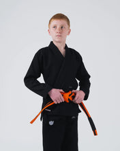 Cargar imagen en el visor de la galería, Kimono BJJ (Gi) Kingz Kore Youth 2.0. Negro con cinturón blanco