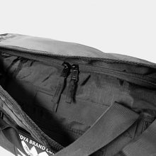 Cargar imagen en el visor de la galería, World Grapplers Travel Duffel