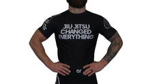 Cargar imagen en el visor de la galería, Jiu Jitsu Changed Everything Rash Guard