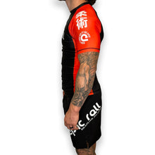 Cargar imagen en el visor de la galería, Mostly Peaceful Rash Guard