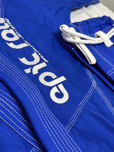 Lade das Bild in den Galerie-Viewer, Kimono (BJJ) Epic Roll -Wettbewerb Blau