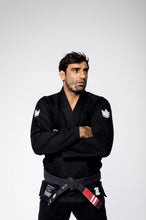 Cargar imagen en el visor de la galería, Kimono Kingz The One- Negro- CINTURON BLANCO INCLUIDO - StockBJJ
