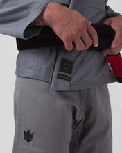 Cargar imagen en el visor de la galería, Kimono BJJ (Gi) Kingz The One- Gris- CINTURON BLANCO INCLUIDO