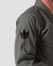Load image into Gallery viewer, Kimono BJJ (GI) Kingz The One- Military Green- White belt included