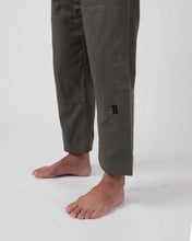 Load image into Gallery viewer, Kimono BJJ (GI) Kingz The One- Military Green- White belt included