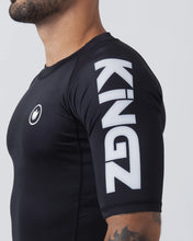 Cargar imagen en el visor de la galería, Rashguard Kingz Kore V2 Short Sleeve- Negro
