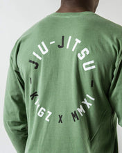 Cargar imagen en el visor de la galería, Camiseta Kingz MMXI L/S- Verde