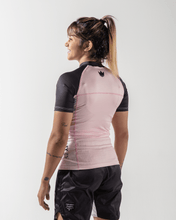 Load image into Gallery viewer, Rashguard Kingz Born to Rule Women´s Short Sleeve- Rosa