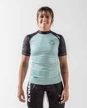 Load image into Gallery viewer, Rashguard kingz born to rule women´s shorts Sleeve- Green bluish
