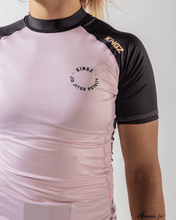 Load image into Gallery viewer, Rashguard Kingz Born to Rule Women´s Short Sleeve- Rosa