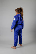 Lade das Bild in den Galerie-Viewer, Kimono BJJ (GI) Kingz Classic 3.0 Women's Blue mit weißem Gürtel enthalten