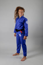 Lade das Bild in den Galerie-Viewer, Kimono BJJ (GI) Kingz Classic 3.0 Women's Blue mit weißem Gürtel enthalten