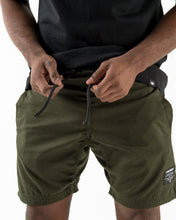 Cargar imagen en el visor de la galería, Kingz Casual Shorts- Verde Militar
