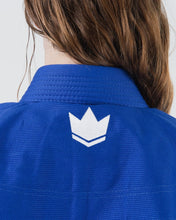 Carregar imagem no visualizador da galeria, Kimono BJJ (GI) Kingz Kore V2 Mulheres -Azul- Cinturão Branco incluído
