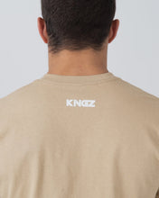 Cargar imagen en el visor de la galería, Camiseta Kingz Kore- Tan
