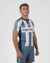 Cargar imagen en el visor de la galería, Vintage Futebol Rashguard
