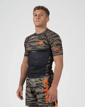 Charger l'image dans la galerie, Always Hunting Rashguard
