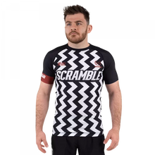 Cargar imagen en el visor de la galería, Scramble Ranked Rashguard V5- Negro
