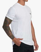 Cargar imagen en el visor de la galería, VA Sport Vent - Top de Manga Corta para Hombre- Blanco
