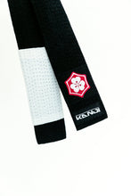 Load image into Gallery viewer, Cinturón Kanji  &quot;Original&quot; - Negro con barra Blanca - StockBJJ
