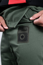 Carregar imagem no visualizador da galeria, Kimono Kingz Classic 3.0- Verde Militar - StockBJJ
