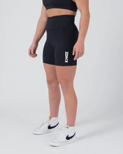 Cargar imagen en el visor de la galería, Kingz Kore Women´s Training Shorts- Negro
