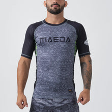 Charger l&#39;image dans la galerie, Maeda Urban Camo Rashguard
