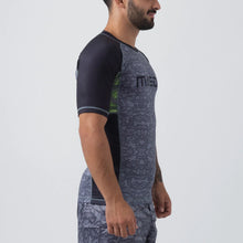 Charger l&#39;image dans la galerie, Maeda Urban Camo Rashguard
