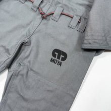Cargar imagen en el visor de la galería, Kimono BJJ (Gi) Moya Brand P-40- Gris
