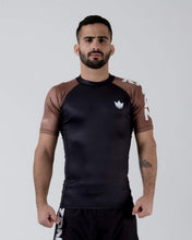 Lade das Bild in den Galerie-Viewer, Rashguard Kingz rangierte Performance Kurzarm - Brown
