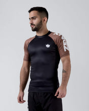Lade das Bild in den Galerie-Viewer, Rashguard Kingz rangierte Performance Kurzarm - Brown
