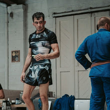 Cargar imagen en el visor de la galería, Progress Ink Rashguard
