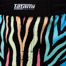 Lade das Bild in den Galerie-Viewer, Fight Shorts Recharge Tatami- Neon
