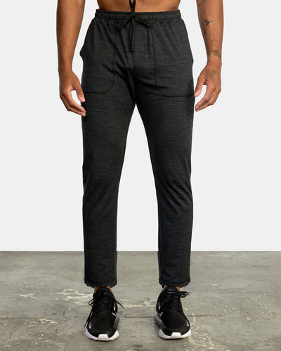 C -able pants of Rvca-black